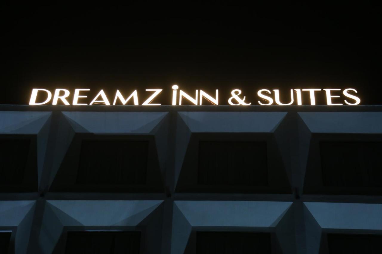 Dreamz Inn & Suites Zirakpur Exterior photo