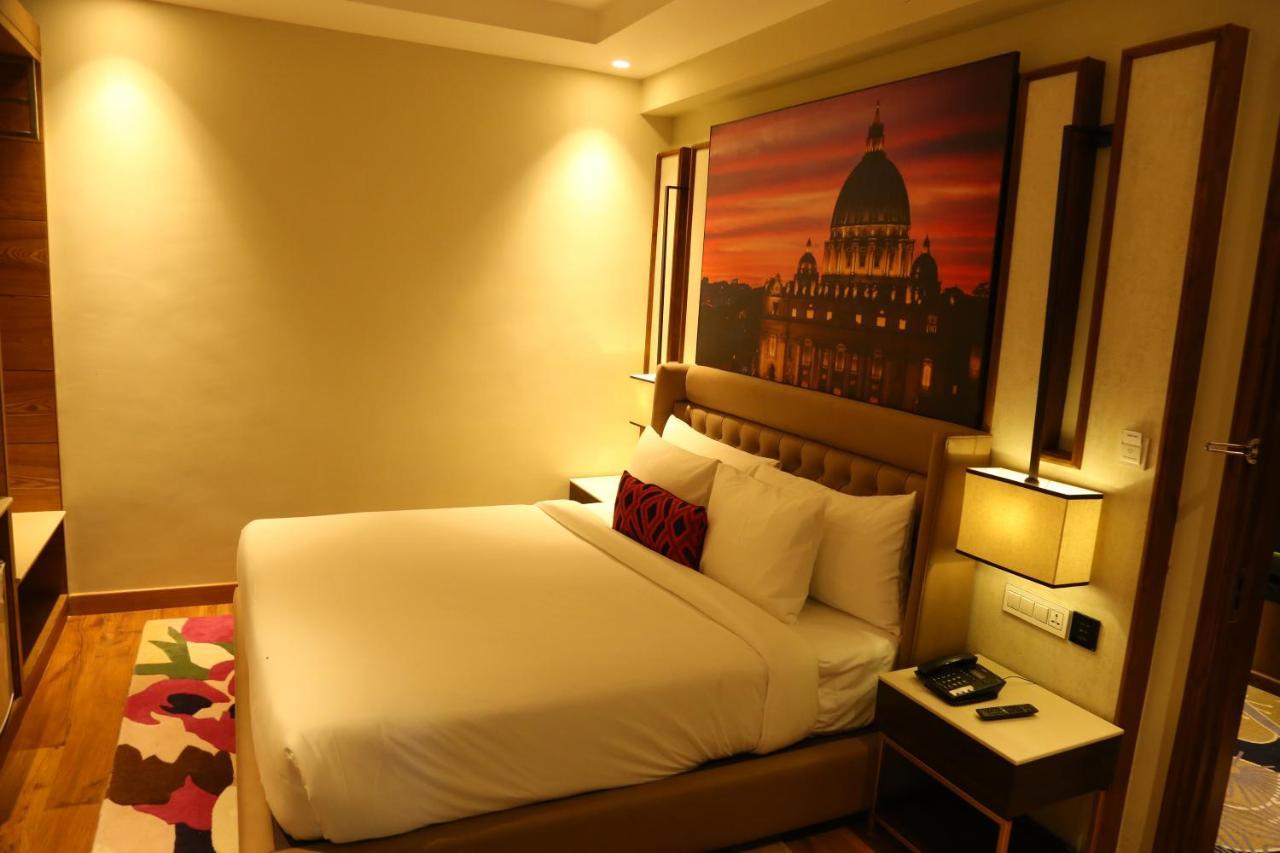 Dreamz Inn & Suites Zirakpur Exterior photo